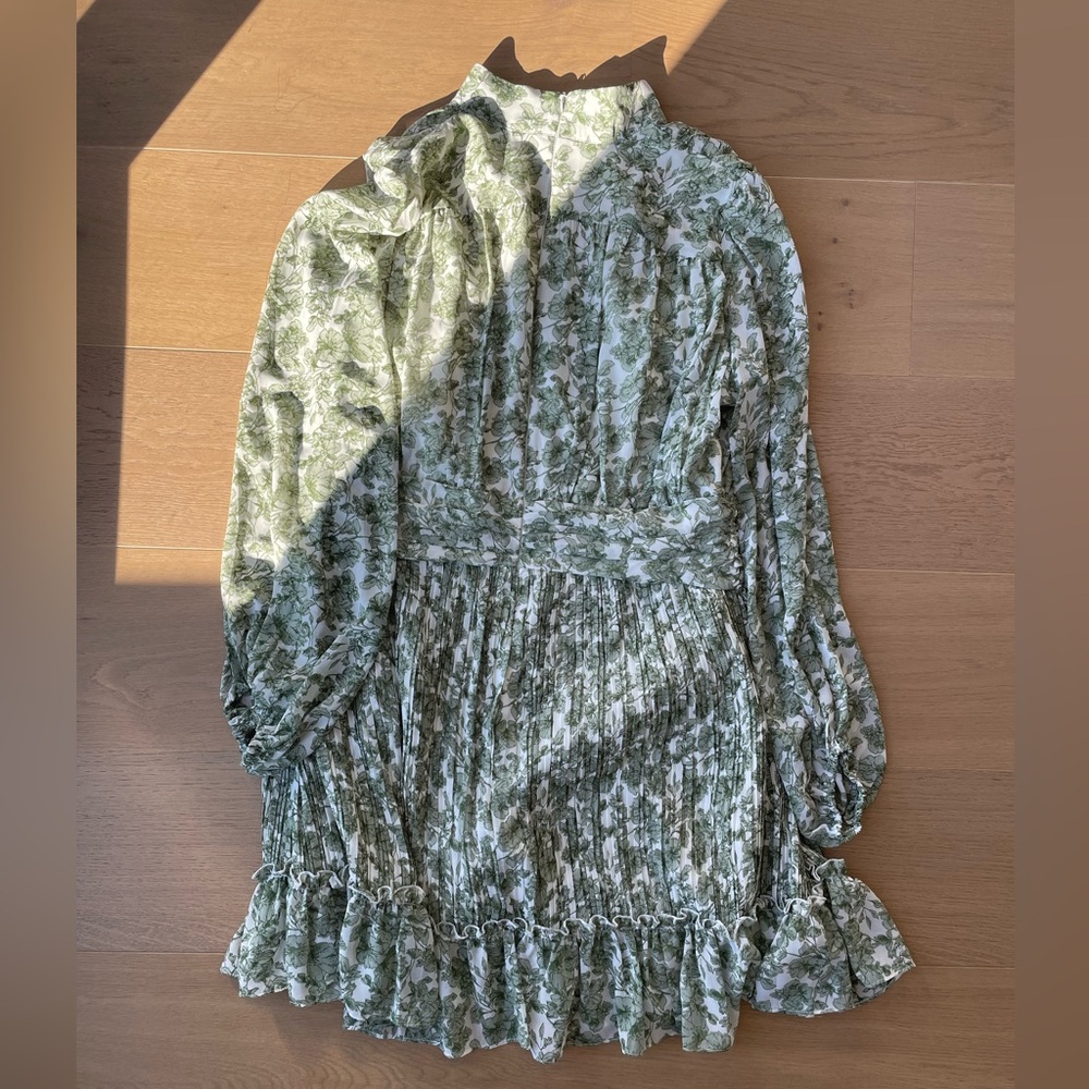 Ivy City Co Green and White Floral Midi Dress - Picture 7 of 7